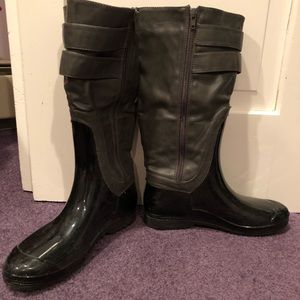 Cute Rain Boots Without the Bulk